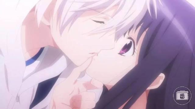 比画女硬说男更恐怖的，是画高校生硬说是小学生！