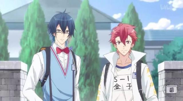 比画女硬说男更恐怖的，是画高校生硬说是小学生！