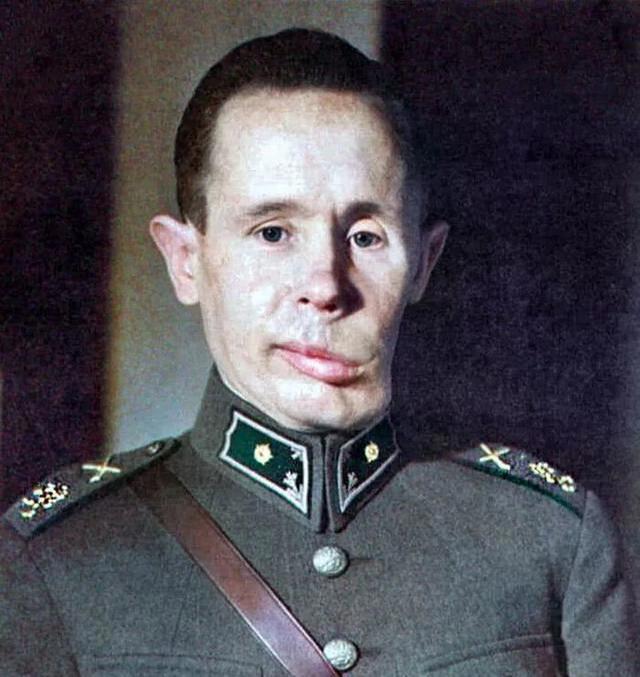 终末的女武神人类14位代表，2位是臭名昭著的恶人，4位是日本人