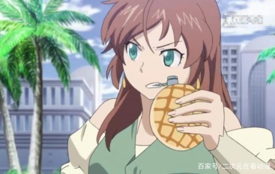 主角隐藏武器的几个操作，一位妹子藏肚里，别不信