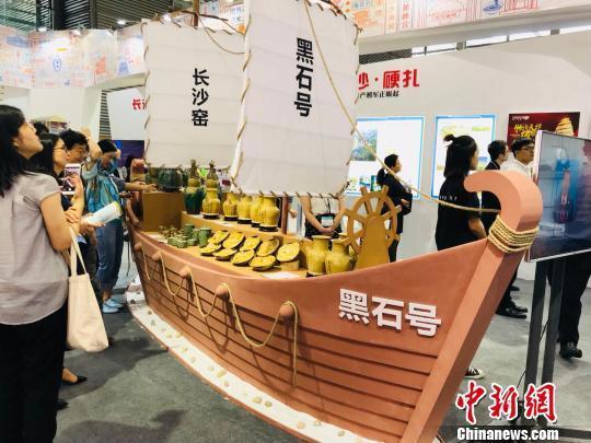 “文化湘军”亮相深圳文博会3大展馆展示文创成果