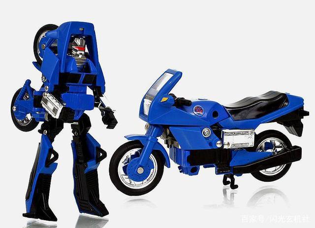 百变雄狮动漫人物：年代久远的变形宝马-Throttle油门