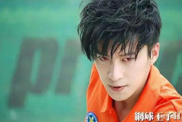 《网球王子》播出13年，演员现状大不同，配角都火了，男主却不行