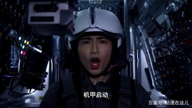 泽塔奥特曼：伽古拉再就业，成为防卫队队长，处理怪兽引发的灾难