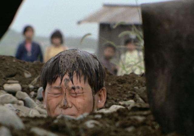 奥特曼之《怪兽使者与少年》是圆谷对人类无知批判的体现