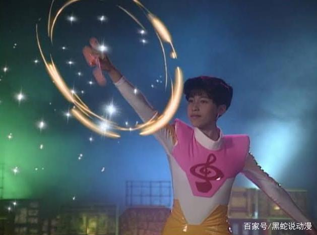 SSSS电光机王：怪兽少女成年后造型引热议从捡破烂萝莉到气质OL