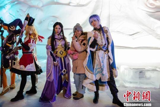 哈尔滨举办冰雪动漫节coser演绎《王者荣耀》英雄
