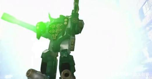 大体积就是真理，高达也得火力不足恐惧症？全身都是武器只为飙车