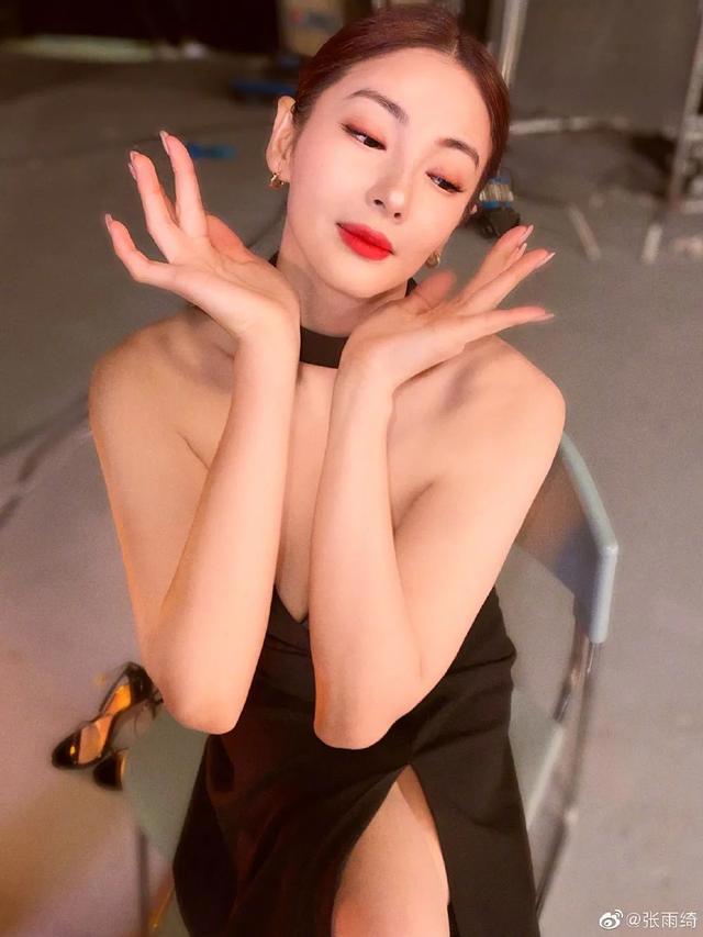 美人计｜《猫眼三姐妹》真人版，网友提名的她连痣都长得一模一样