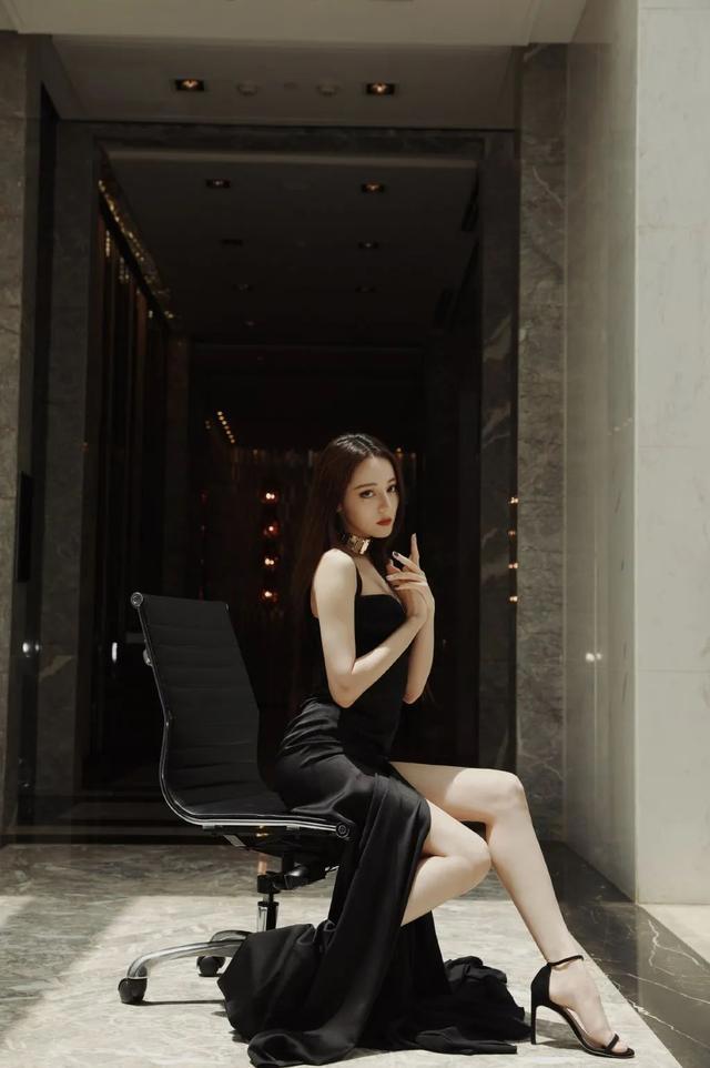 美人计｜《猫眼三姐妹》真人版，网友提名的她连痣都长得一模一样