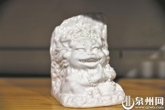 陶瓷萌狮“出圈”