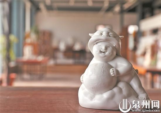 陶瓷萌狮“出圈”