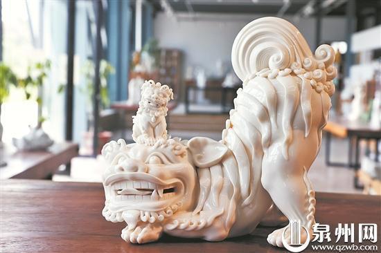 陶瓷萌狮“出圈”
