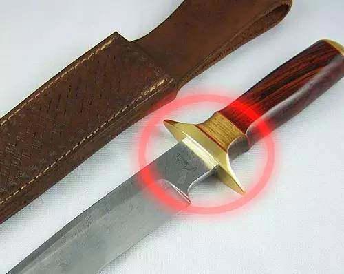 漫画中的“现代刀具设计“