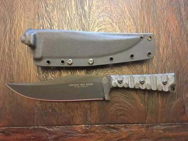 漫画中的“现代刀具设计“