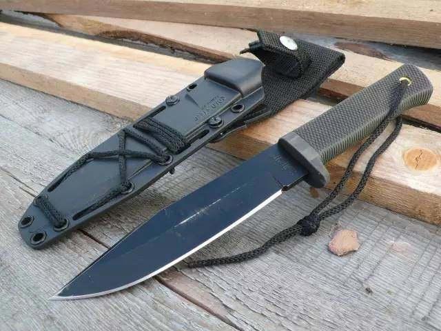 漫画中的“现代刀具设计“