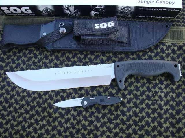 漫画中的“现代刀具设计“