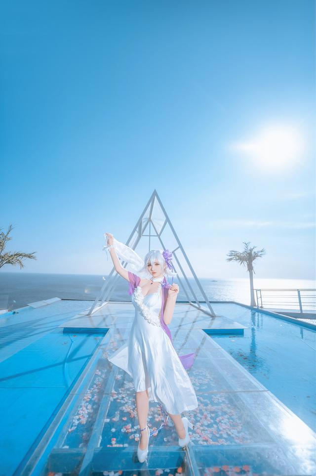 三组国人漂亮COSER扮演的手游《碧蓝航线》角色“天狼星”！