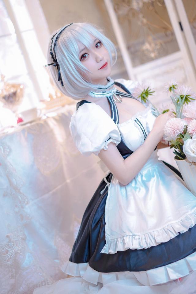 三组国人漂亮COSER扮演的手游《碧蓝航线》角色“天狼星”！