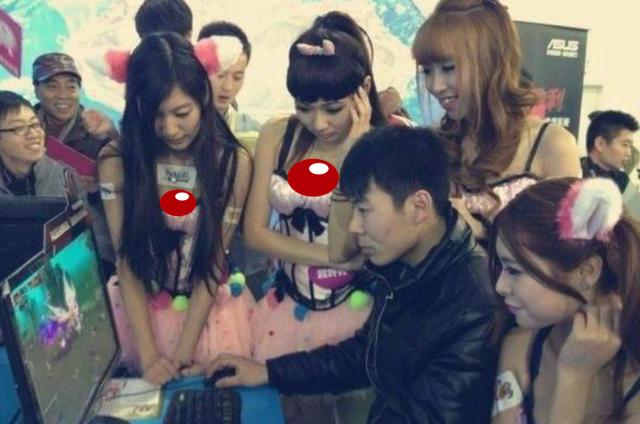 未成年人的网游被限制后，他们打起了女仆主意：付费让女仆写作业