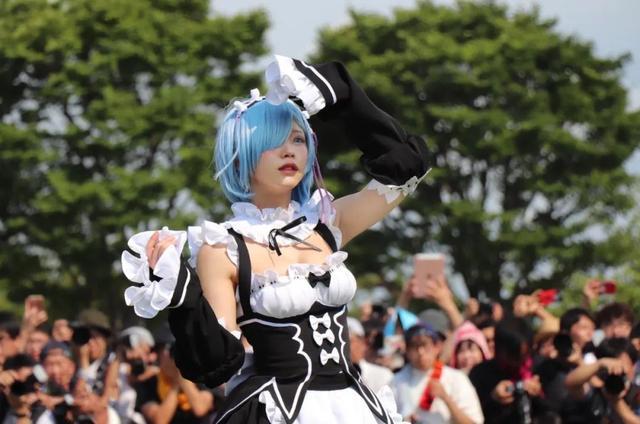 她号称“日本第一女仆”，年薪超800万日元，背后有着难言的辛酸