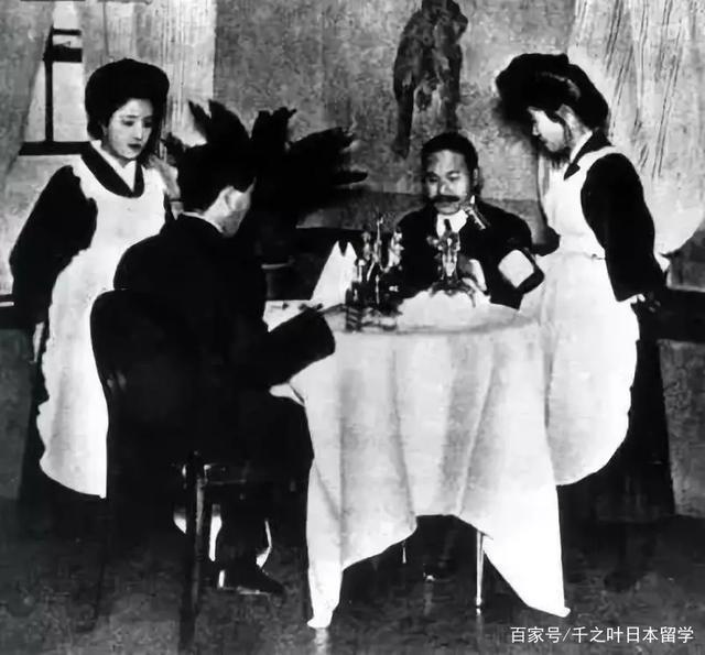 日本的女仆咖啡厅是如何诞生的？为什么加入了“萌”属性？