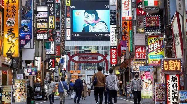 因为一部《咒术回战》二创作品，日本网友明白到“日本正在变穷”