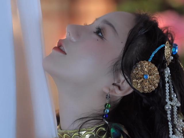 高颜值美女COS永劫无间迦南，只因身材太好，播放量破百万