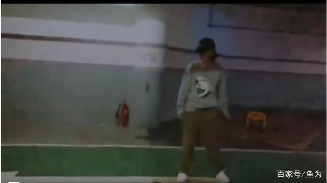 射击、追番、攀岩、分享音乐…“30 姐姐”万茜依然中二