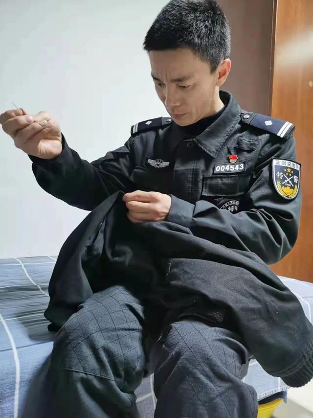 没想到你是这样的警察！