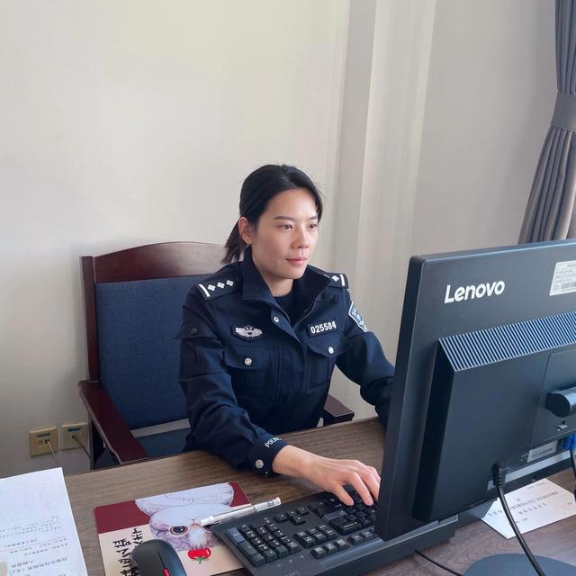 没想到你是这样的警察！
