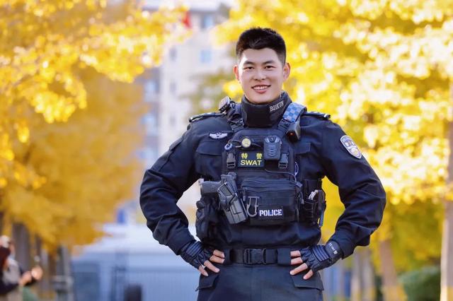 没想到你是这样的警察！