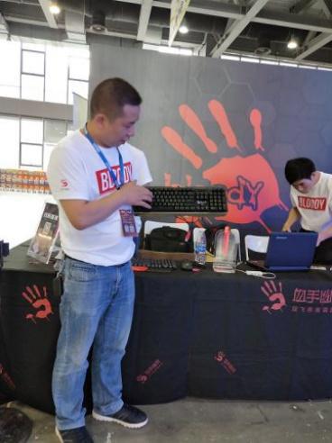 光轴承载速度情血手幽灵助力第二届《彩虹六号：围攻》