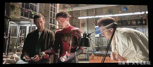 《蜘蛛侠3》三蛛同框！46岁托比马奎尔复出，苍老憔悴，令人唏嘘