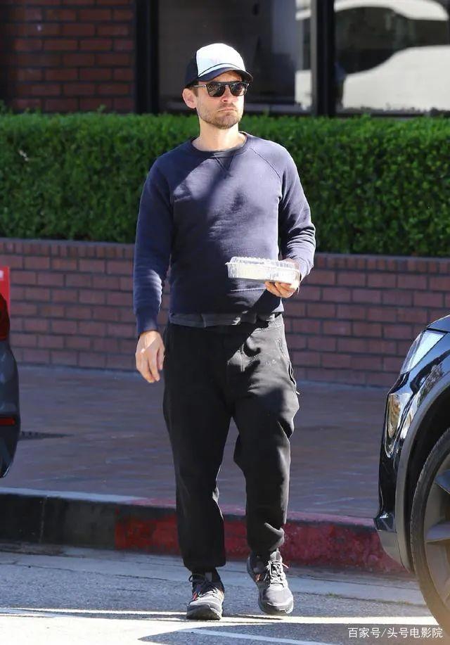 《蜘蛛侠3》三蛛同框！46岁托比马奎尔复出，苍老憔悴，令人唏嘘