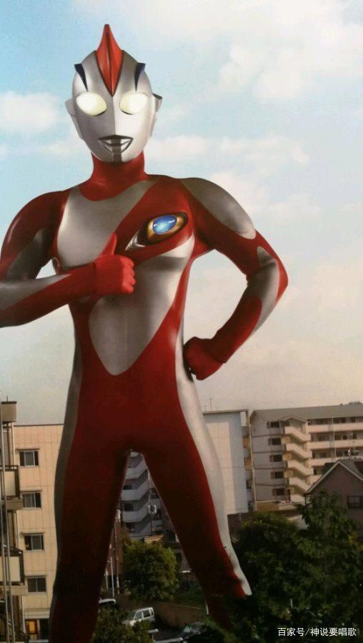 机动奥特曼：钢铁纳伊斯形象公开吃巧克力变身的最萌钢铁奥特曼