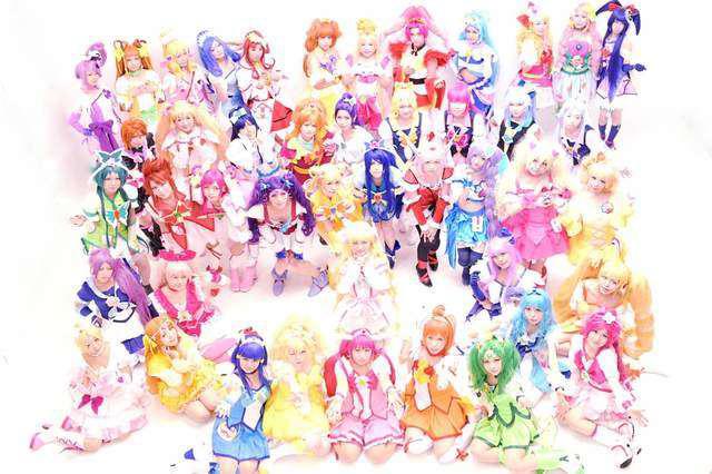 眼花缭乱！45人COSPLAY光之美少女，要拍下所有人也是种本事啊