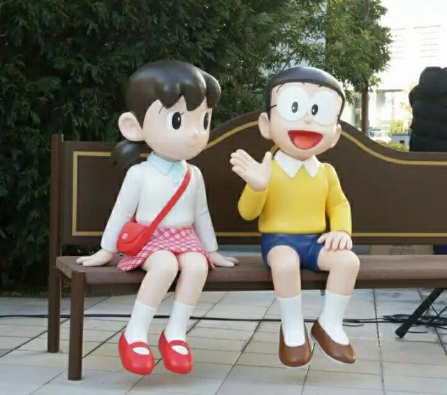 《哆啦a梦》诞生50周年了，日本台场为此安设“哆啦a梦”主题时钟