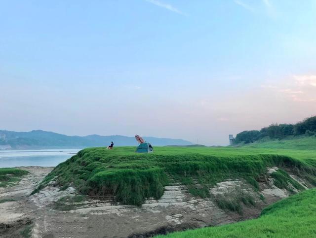 渝北千年老街，曾是重庆“农业大镇”，如今人称“虞美人山坡”