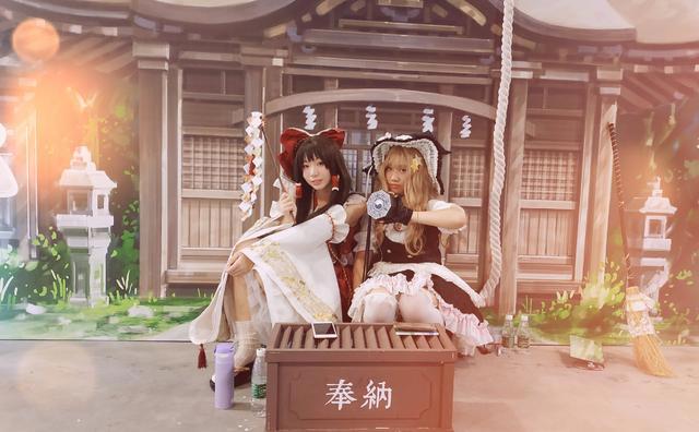 漫展现场，白丝控福利第十六弹！旗袍初音和白丝穹妹，你会选谁？