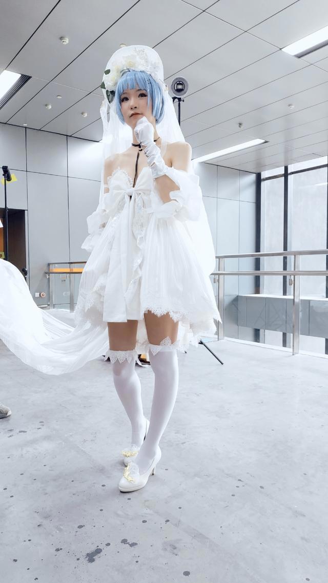 漫展现场，白丝控福利第十六弹！旗袍初音和白丝穹妹，你会选谁？