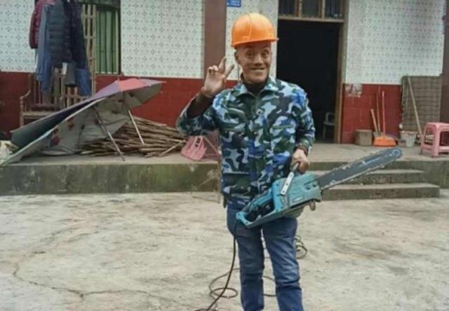 《熊出没》的光头强确实没钱没老婆，穿越到现实中却娶娇妻开宝马