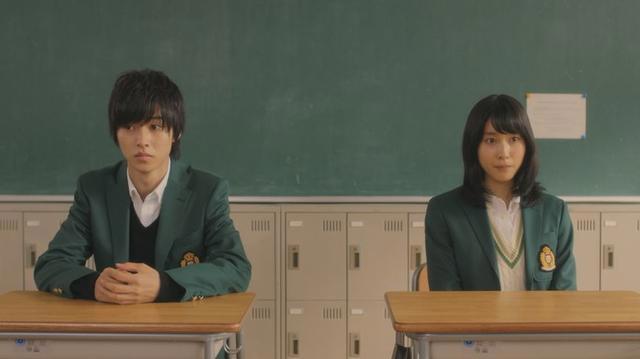 《橘色奇迹》这部科幻爱情片，既展现了完美爱恋，还有纯洁的友情