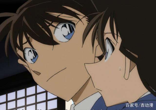 名侦探柯南：柯南秘密暴露，被迫编出理由：工藤新一其实是双胞胎