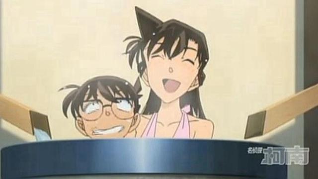 名侦探柯南：少儿不宜的4个镜头，小兰冲凉，柯南“流鼻血”