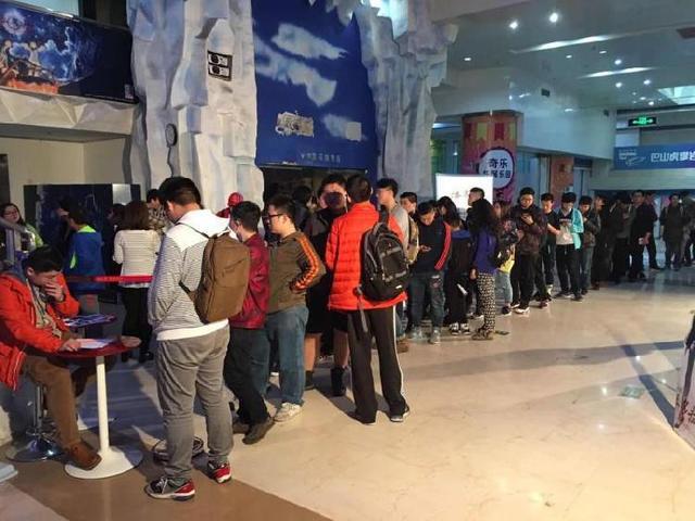 老火锅、洪崖洞、李子坝轻轨、渝中半岛…日本“变形机甲之父”河森正治点燃未来重庆