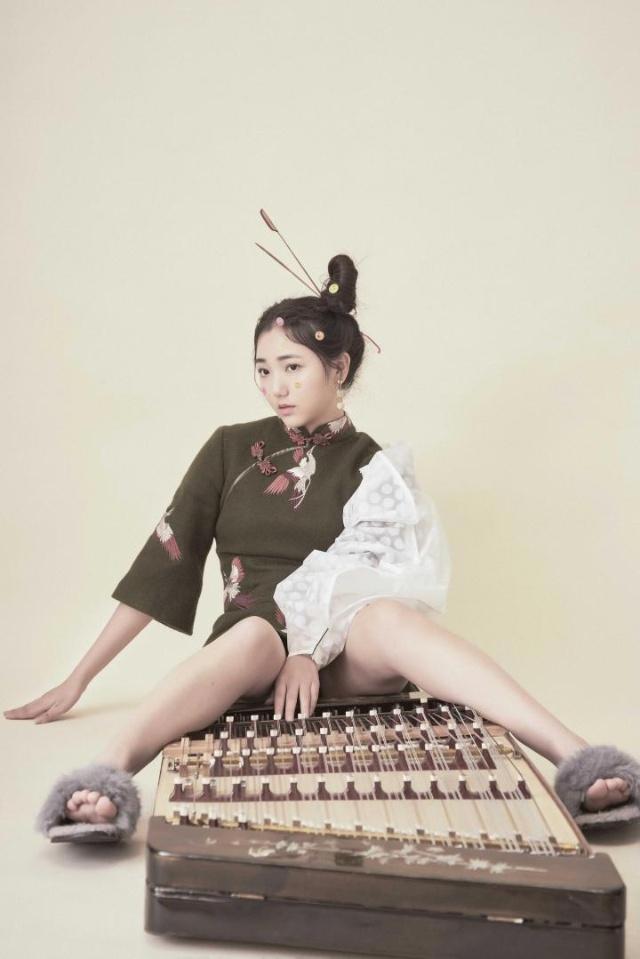 你听说过扬琴吗？她！是敲扬琴的闪光少女！