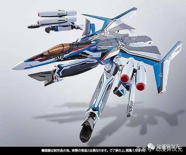 继承队友遗志的新生机体，万代DX超合金系列VF31J改