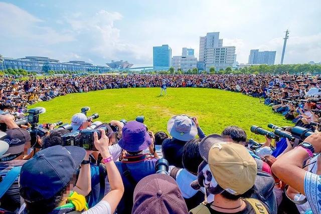 对宅男的歧视，原来是无国界的！韩国影院员工喊出：死宅真恶心