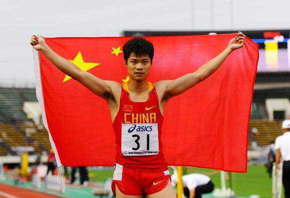 儿子才出生就定制玩具高达，苏炳添乃日本动漫迷，最爱是小悟空